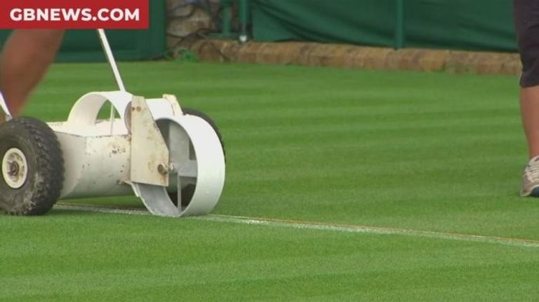 BBC commentator Andrew Castle blasted by Wimbledon fans over ‘continuous errors’: ‘Annoying!’