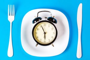 Should we eat dinner earlier in winter? Why timing might matter more than you think